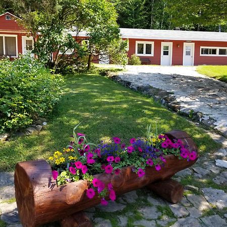 Kan-A-Mouche Pourvoirie Auberge Et Chalets Saint-Michel 외부 사진