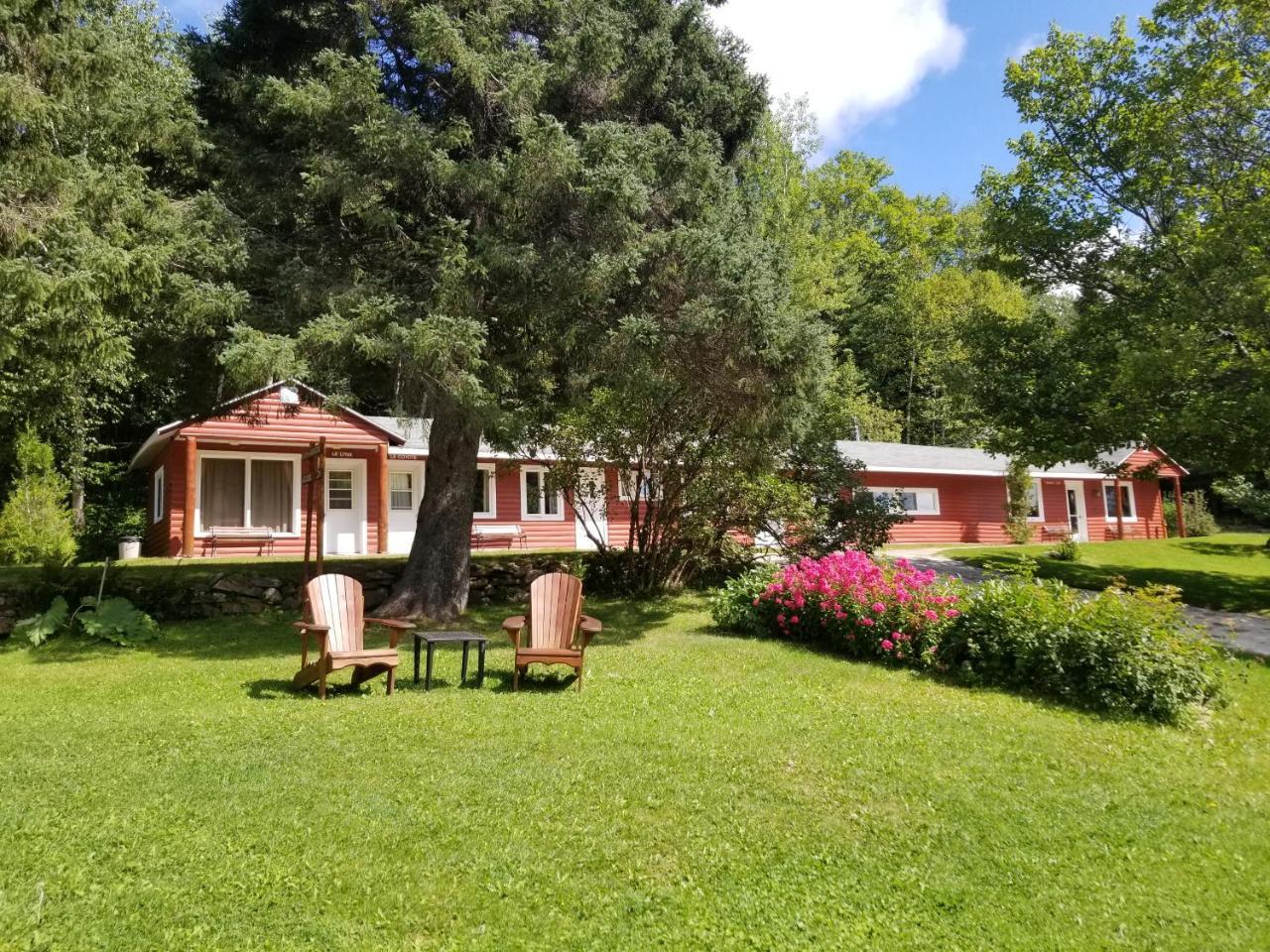 Kan-A-Mouche Pourvoirie Auberge Et Chalets Saint-Michel 외부 사진