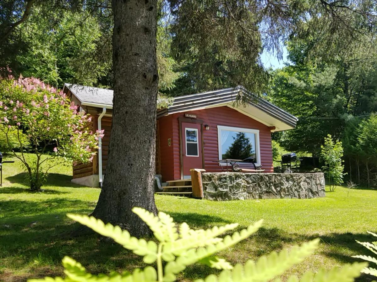 Kan-A-Mouche Pourvoirie Auberge Et Chalets Saint-Michel 외부 사진